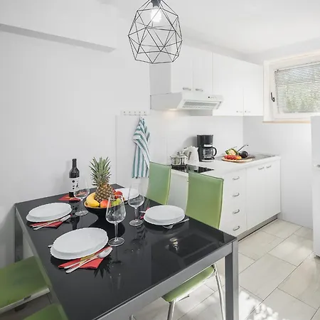 Spadici Luna Apartment *